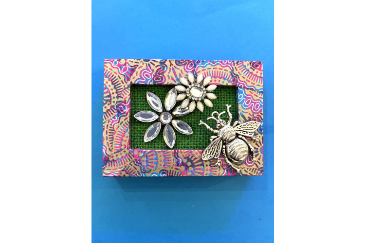 Eliza Grace Makes Bejewelled Bee & Flower Picture
